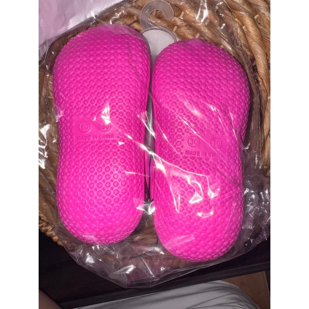 LOL SIZE 9/10 SANDALS BRAND NEW